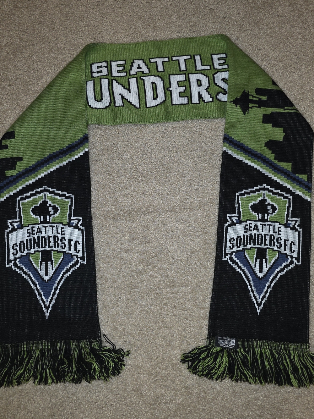 Ruffneck Scarves Seattle Sounders FC MLS Soccer Knit Scarf Green/Black